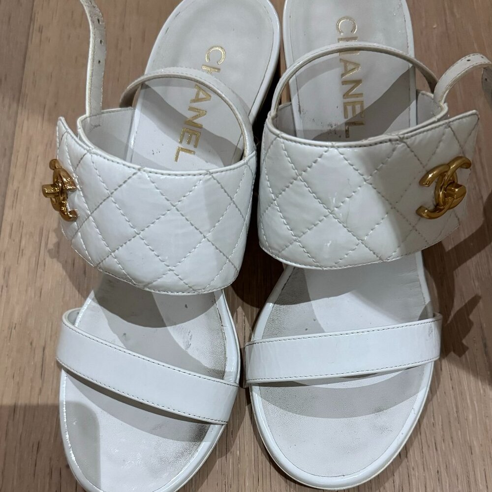 Chanel 23S 80MM BRIGHT LOCK SANDALS 39.5 White